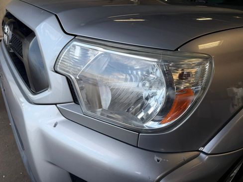 Used 2014 Toyota Tacoma 4x4 Access Cab V6 w/ TRD Sport Package image 26