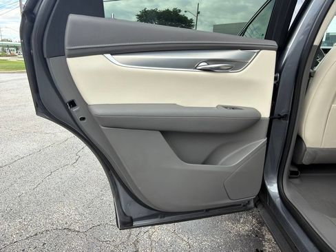Certified 2022 Cadillac XT5 Premium Luxury w/ LPO, Floor Liner Package AWD/4WD image 15