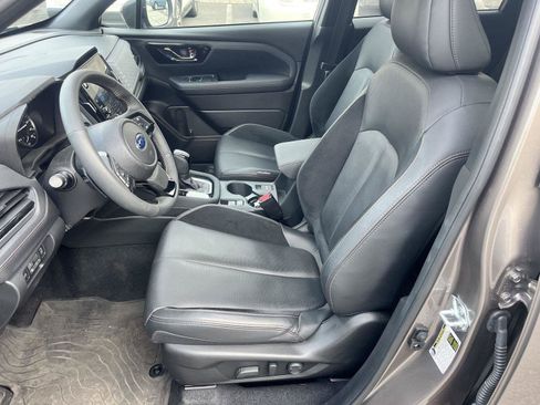 Used 2025 Subaru Forester Touring AWD/4WD image 12