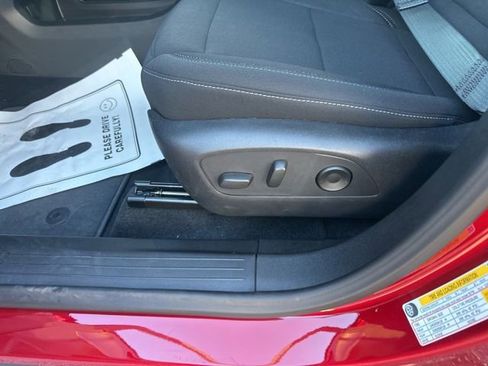 New 2026 Chevrolet Equinox EV LT image 17