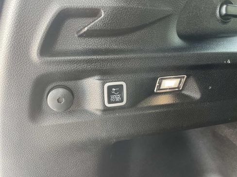 Used 2025 Jeep Grand Cherokee L Laredo w/ Luxury Tech Group I AWD/4WD image 39