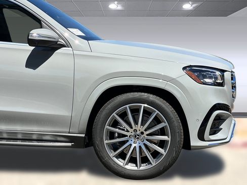 Certified 2025 Mercedes-Benz GLS 450 4MATIC image 21