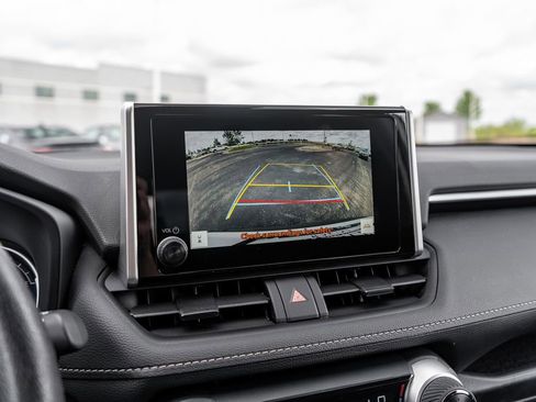 Certified 2025 Toyota RAV4 LE AWD/4WD image 29