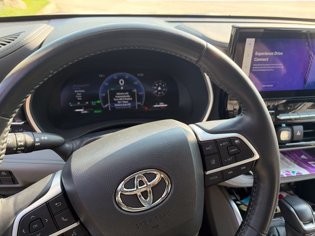 Used 2024 Toyota Highlander Limited AWD/4WD image 12