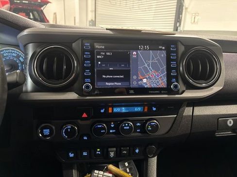 Used 2023 Toyota Tacoma TRD Sport image 16