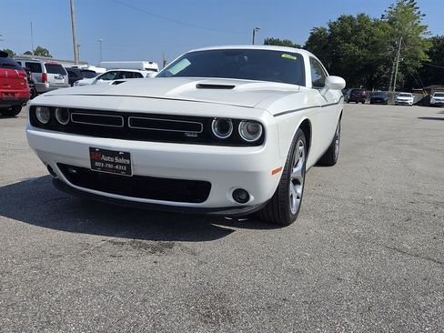 Used 2016 Dodge Challenger SXT Plus RWD image 1