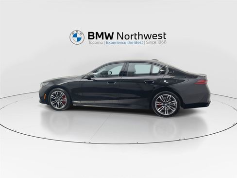 Used 2025 BMW 530i xDrive w/ M Sport Package image 11