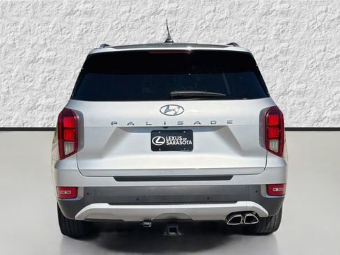 Used 2021 Hyundai Palisade SEL w/ Premium Package FWD image 4