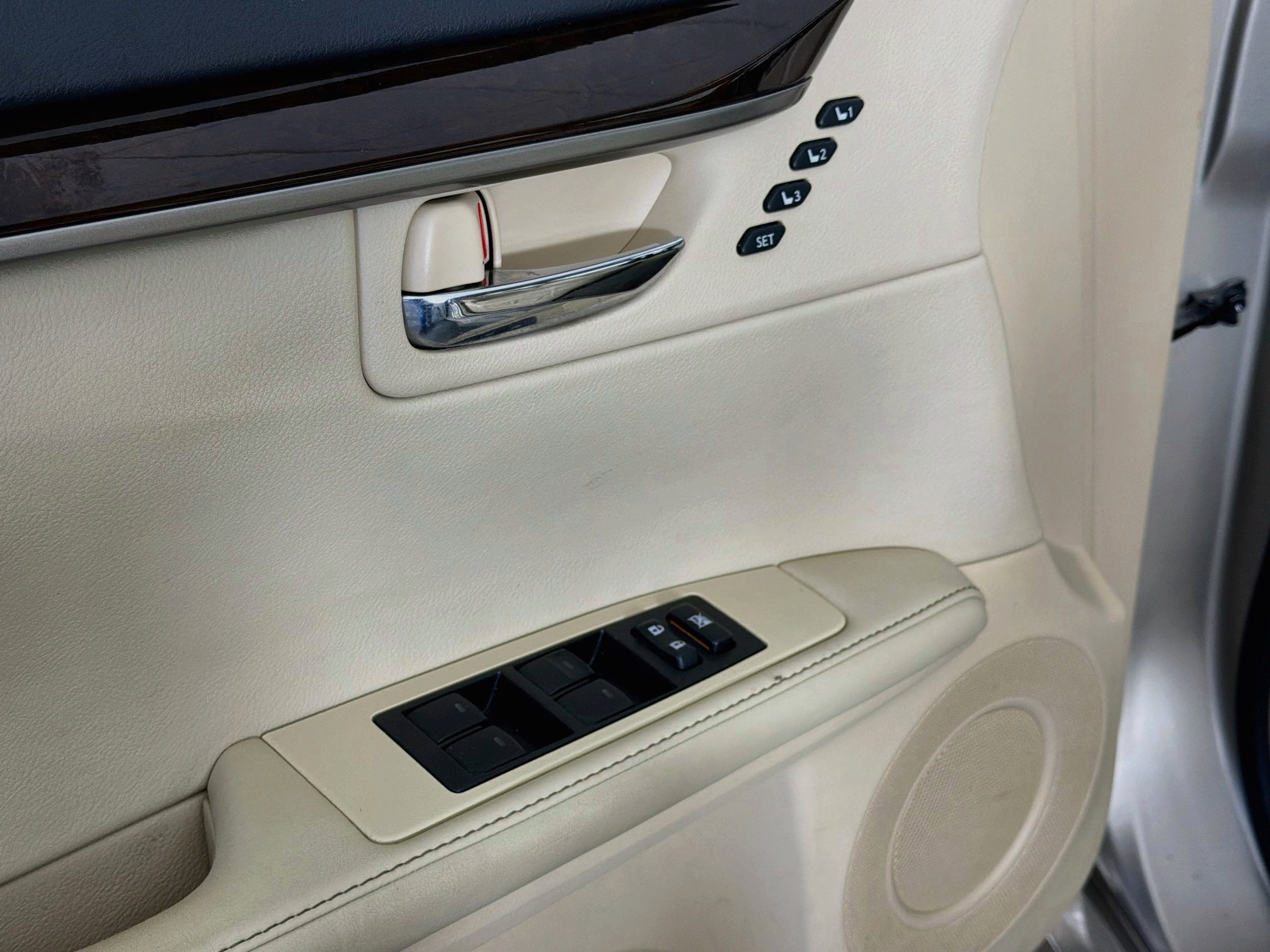 Used 2014 Lexus ES 350 w/ Luxury Package FWD image 15