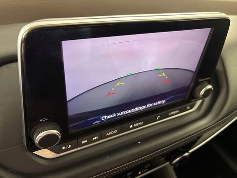 Used 2023 Nissan Rogue S image 27