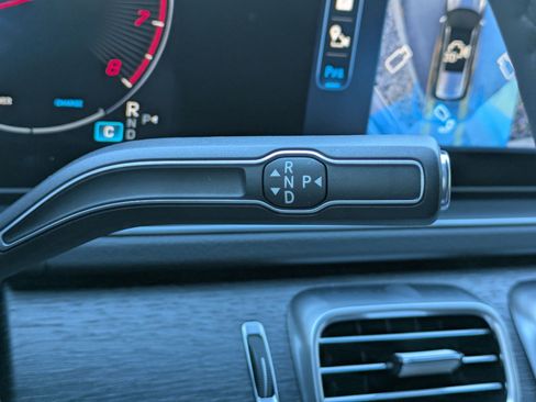 New 2026 Mercedes-Benz GLS 580 4MATIC image 14