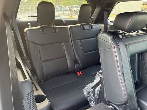 New 2026 Ford Explorer ST-Line image 30