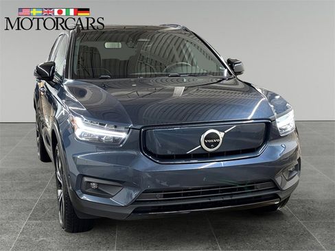 Certified 2022 Volvo XC40 P8 Recharge Plus image 1