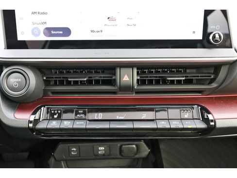 Used 2025 Toyota Prius Plug-In Hybrid image 24