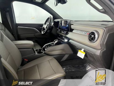 Used 2023 Chevrolet Colorado ZR2 w/ ZR2 Convenience Package III AWD/4WD image 24
