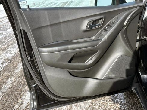 Certified 2022 Chevrolet Trax LT w/ LT Convenience Package image 14