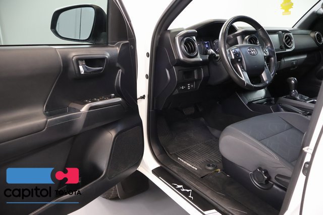 Certified 2018 Toyota Tacoma TRD Sport AWD/4WD image 9