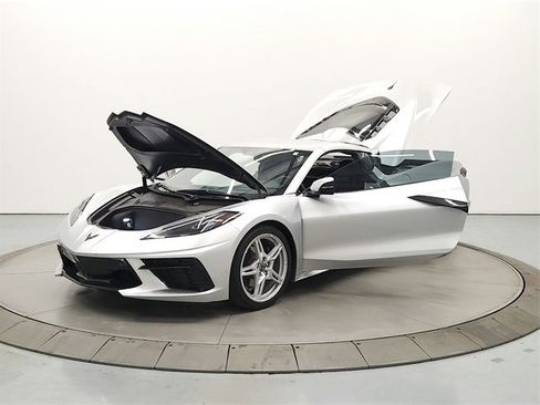 Used 2020 Chevrolet Corvette Stingray Preferred Cpe w/ 2LT Preferred Equipment Group image 11