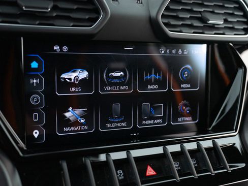 Used 2024 Lamborghini Urus S AWD/4WD image 18