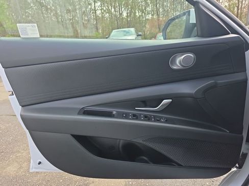 Certified 2025 Hyundai Elantra Blue image 35