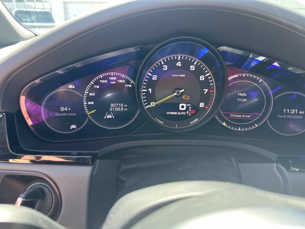 Used 2019 Porsche Cayenne E-Hybrid AWD/4WD image 3