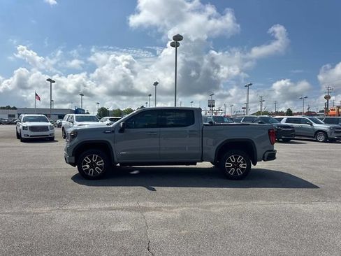 Used 2025 GMC Sierra 1500 AT4 w/ Technology Package AWD/4WD image 6