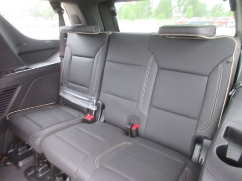 New 2026 GMC Yukon Elevation w/ Elevation Premium Package AWD/4WD image 13
