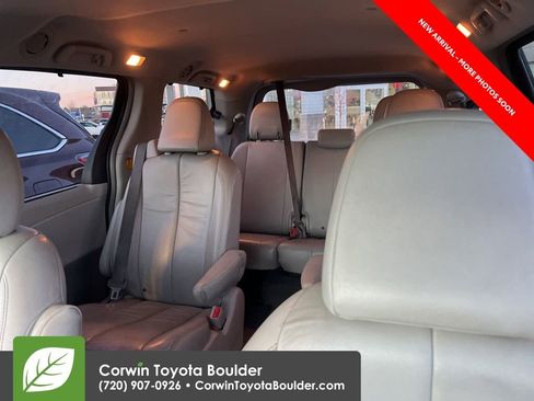 Used 2013 Toyota Sienna XLE image 9