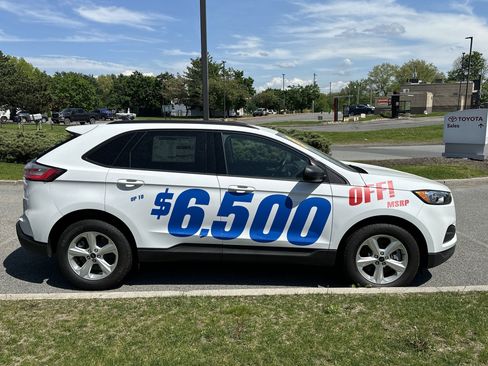 New 2024 Ford Edge SE image 12