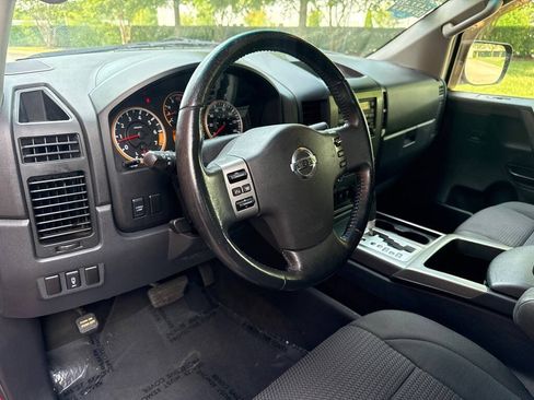Used 2012 Nissan Titan SV w/ SV Value Truck Pkg AWD/4WD image 21
