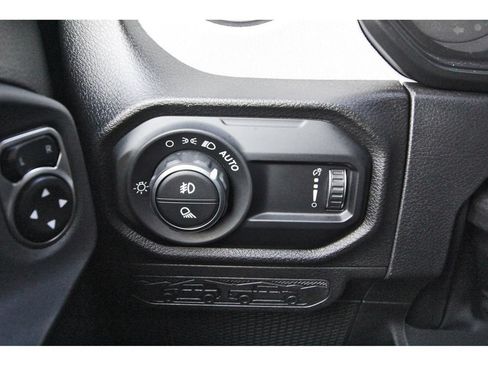 Used 2024 Jeep Gladiator Overland AWD/4WD image 20