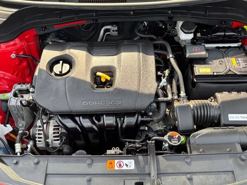 Used 2025 Kia Soul LX w/ LX Technology Package FWD image 27