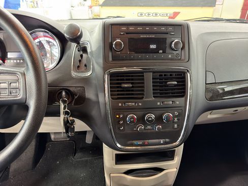 Used 2013 Dodge Grand Caravan SE FWD image 6
