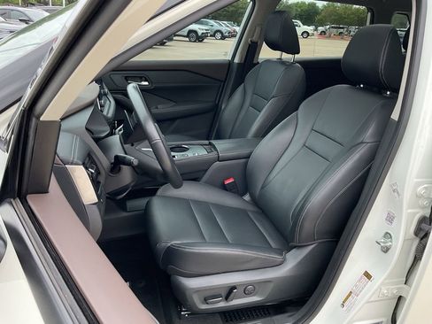 Used 2023 Nissan Rogue SL image 14