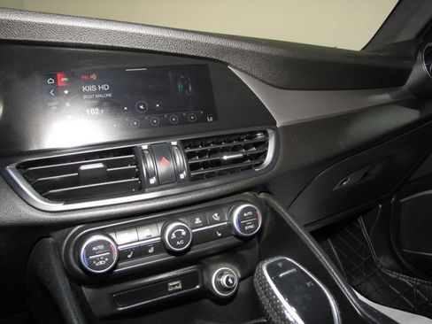 Used 2020 Alfa Romeo Giulia Ti Sport w/ Quick Order Package 22U Sport RWD image 7