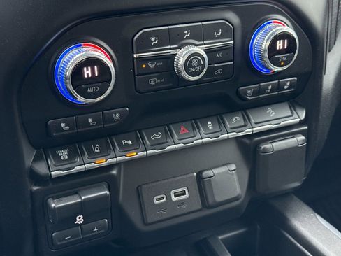 Used 2020 GMC Sierra 2500 AT4 w/ Technology Package image 24