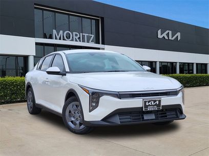 New 2025 Kia K4 LX