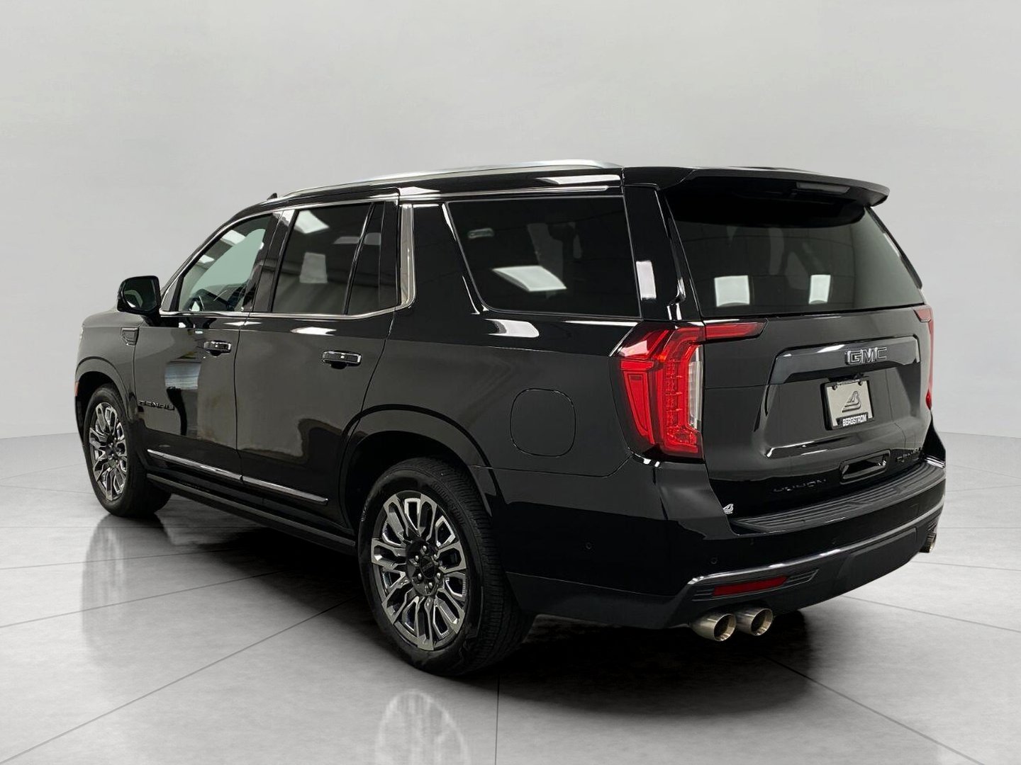 Used 2023 GMC Yukon Denali Ultimate AWD/4WD image 8