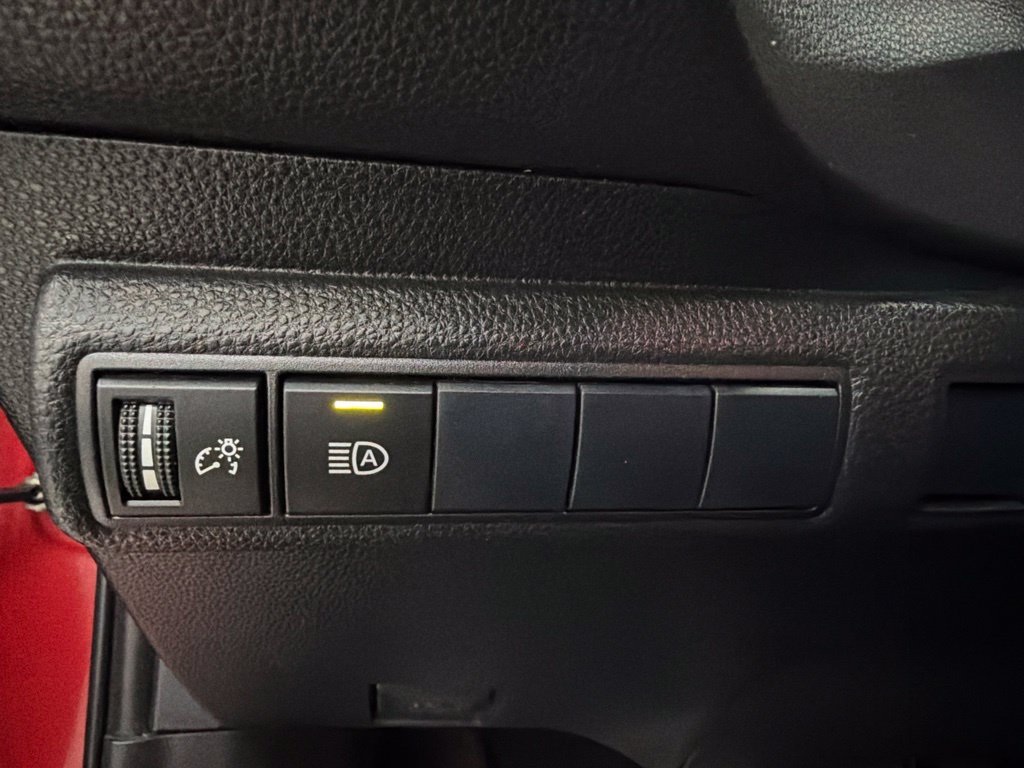 Used 2020 Toyota Corolla LE FWD image 19