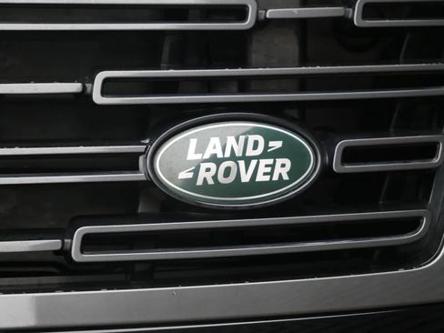 Used 2025 Land Rover Range Rover SE image 27