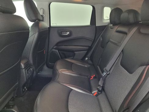 Used 2019 Jeep Compass Trailhawk w/ Cold Weather Group AWD/4WD image 18