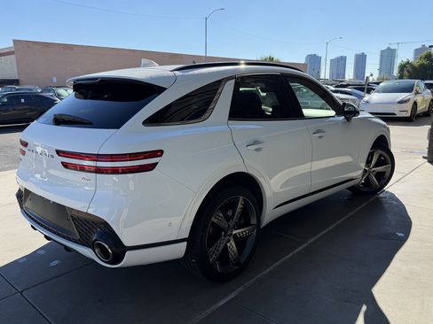 Used 2025 Genesis GV70 2.5T w/ Sport Prestige Package image 4
