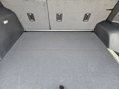 New 2027 Chevrolet Equinox LT w/ Convenience Package II FWD image 28