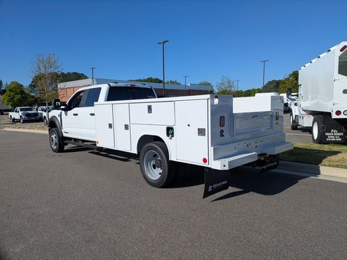 New 2026 Ford F550 4x4 Crew Cab image 6