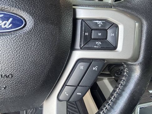 Used 2017 Ford F150 Lariat RWD image 17
