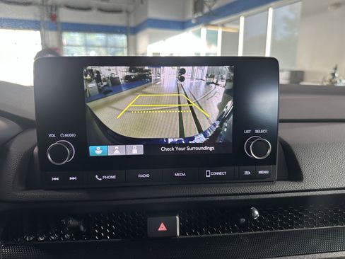 Used 2024 Honda CR-V LX image 12