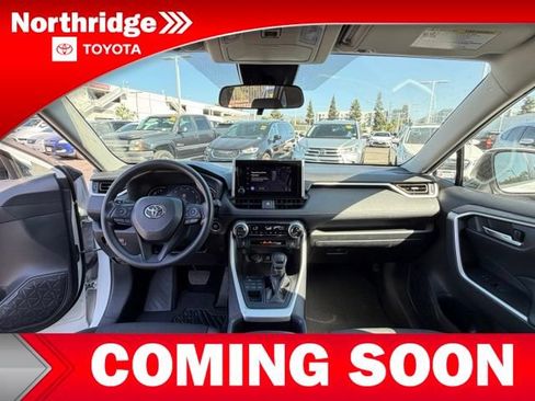 Used 2024 Toyota RAV4 XLE AWD/4WD image 8