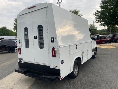 Used 2019 Mercedes-Benz Sprinter 144 image 2