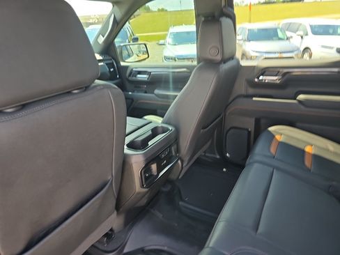 Used 2026 GMC Sierra 1500 AT4 w/ AT4 Premium Package AWD/4WD image 9