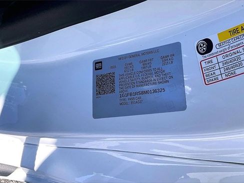 Used 2021 Chevrolet Camaro LT w/ RS Package image 18